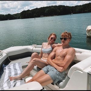 Meet your Posher, Caroline